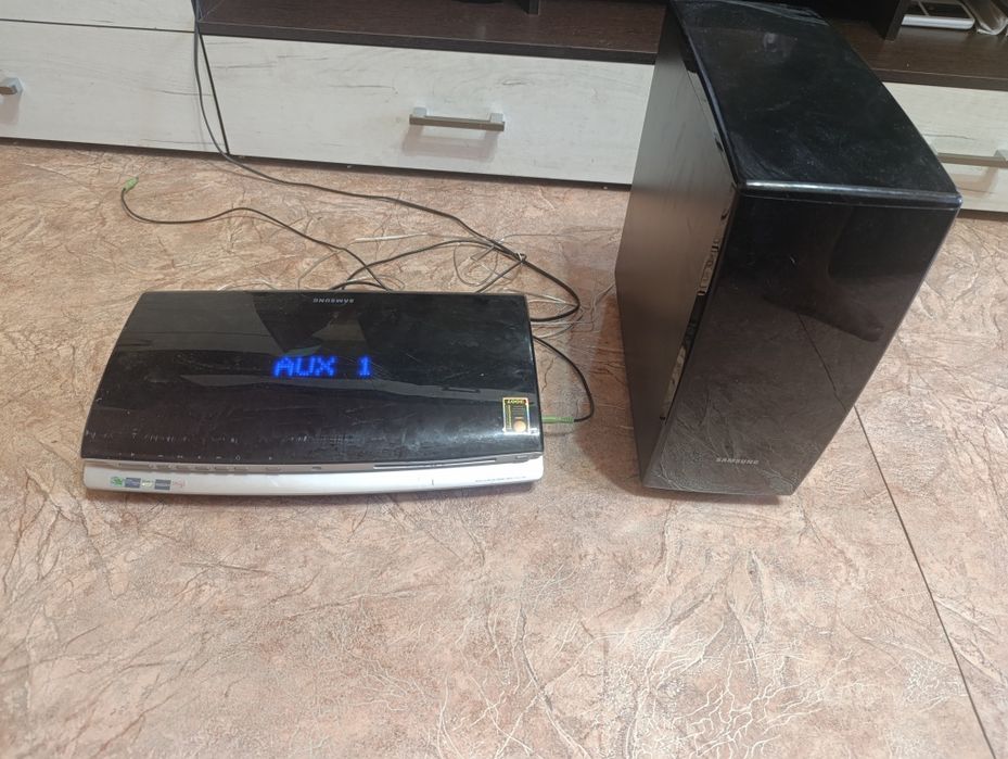 DVD проигрыватель вместе с буфером.