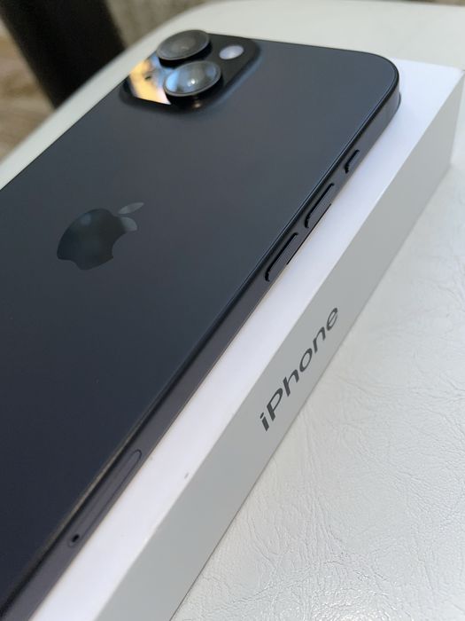 Продам IPhone 15