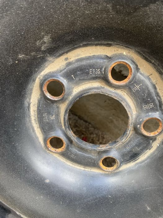 Se vand 4 jante tabla pentru volkswagen polo 5x100 R14.Pret fix