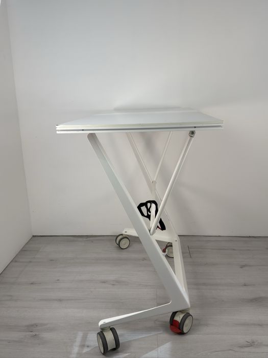 дизайнерско проучване работна маса  внос от германия