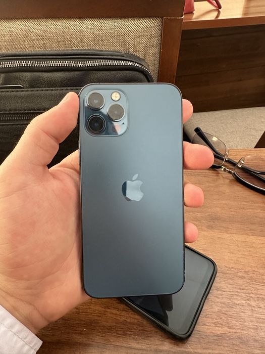 Iphone 12 pro продаеться состояние идеальное без царапин