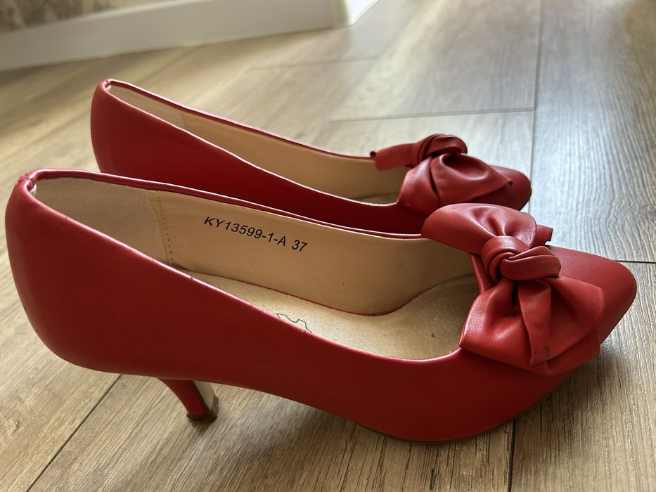 Туфли красные  хорошие