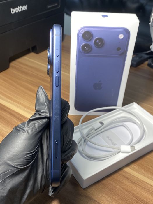 iPhone 17 Pro Max • 512 GB • Deep Blue
