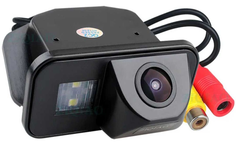 Камера за заден ход Тойота Авенсис Корола вграждане в плафона Toyota