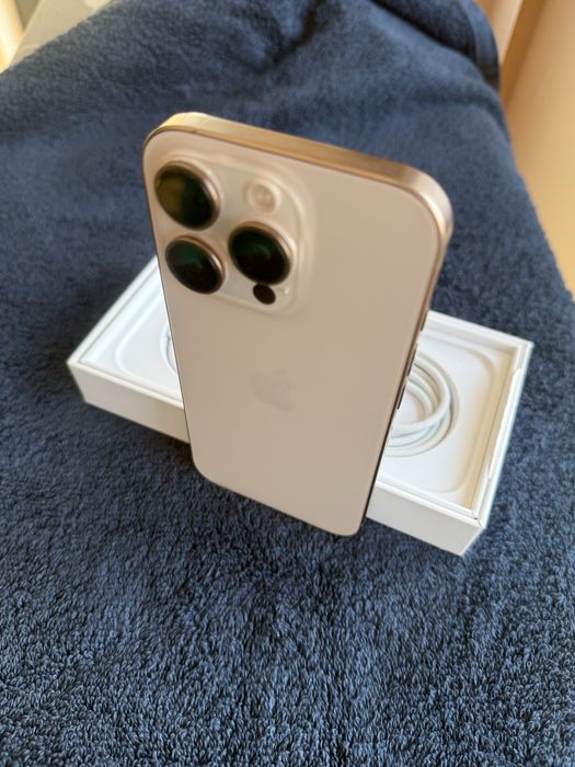 Vand iPhone 16 Pro aproape nou-nout