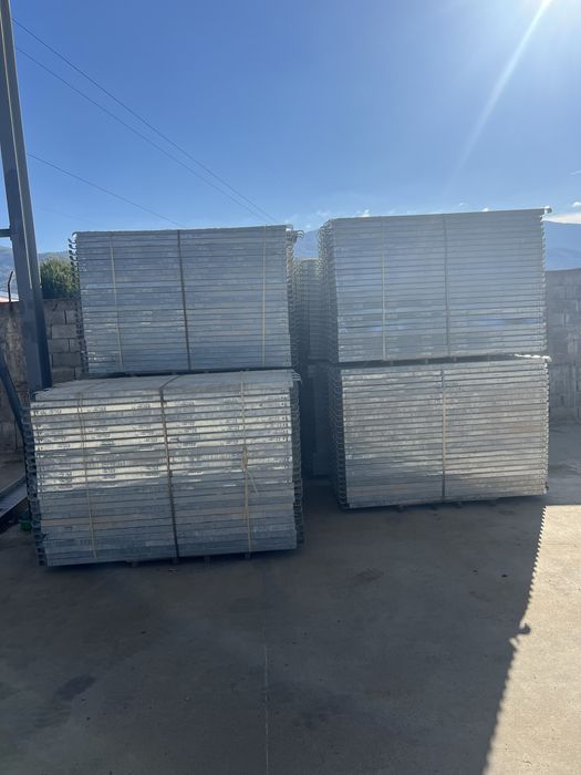 Поцинковани пътеки за фасадно скеле