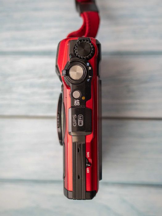 Продава подводен фотоапарат Olympus TG6