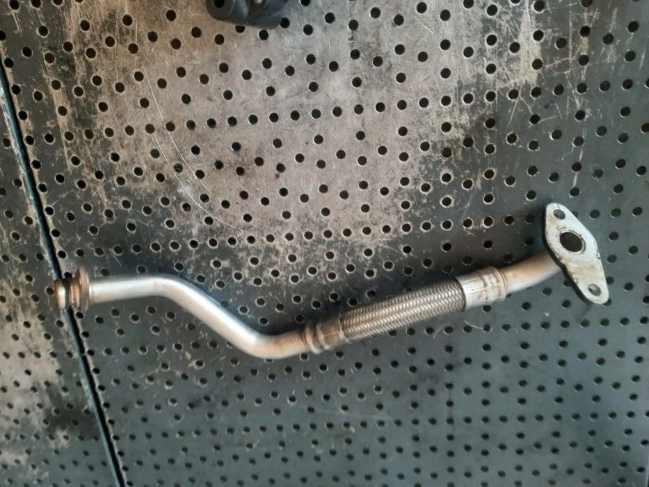 conducta ulei  1.4 tfsi cdg vw passat b6 3c  03c145735c
