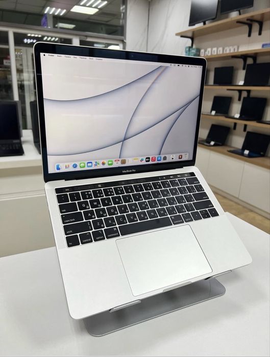 Apple MacBook Pro 13 Touchbar