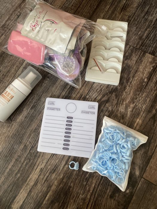 Для наращевания ресниц