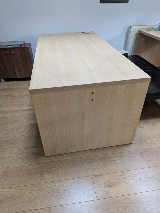 Birou executiv cu sertare incluse