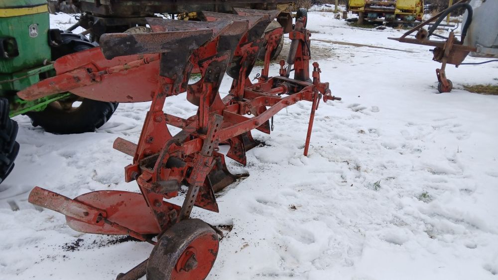 Plug reversibil cu 2 si 3 trupite