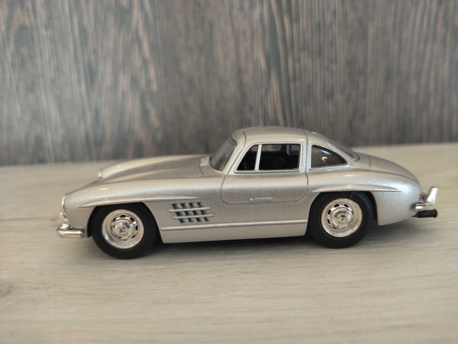 Метална количка Mercedes- Benz 300 SL !!!