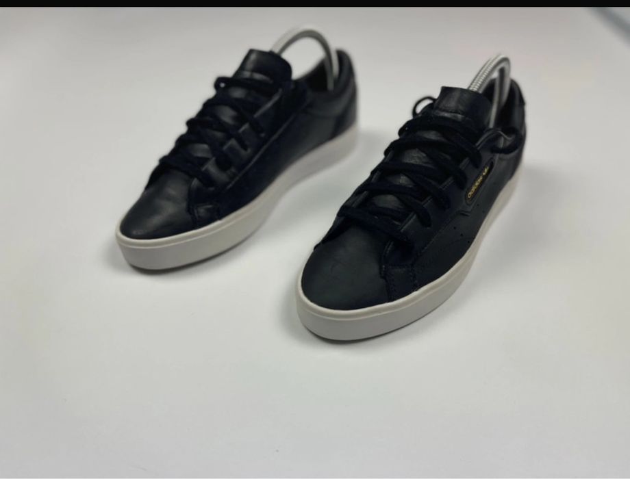 Adidasi adidas sleek