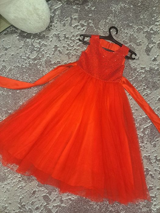 Продам пышное платье на девочку