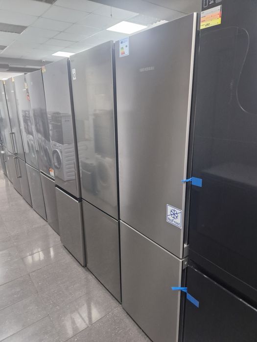 Хладилник с фризер Lg 387 литра 203 см