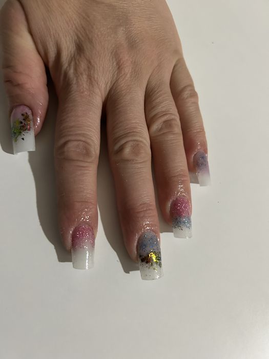 Aplic unghii cu gel  pretul porneste de la 90lei