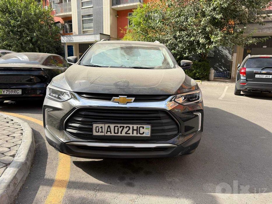 Chevrolet Tracker Premier sotiladi