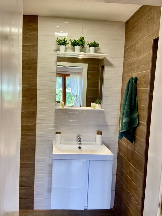 Самостоятелна вила за нощувки за 4-ма с барбекю, басейн, батут, гледка