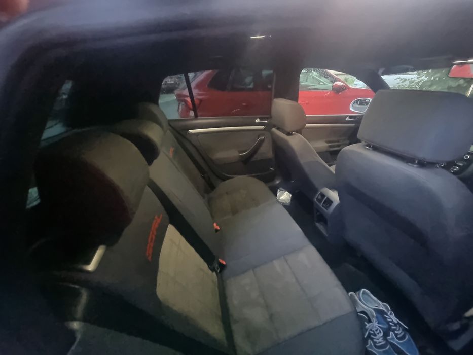 Golf 5 gri 19 tdi