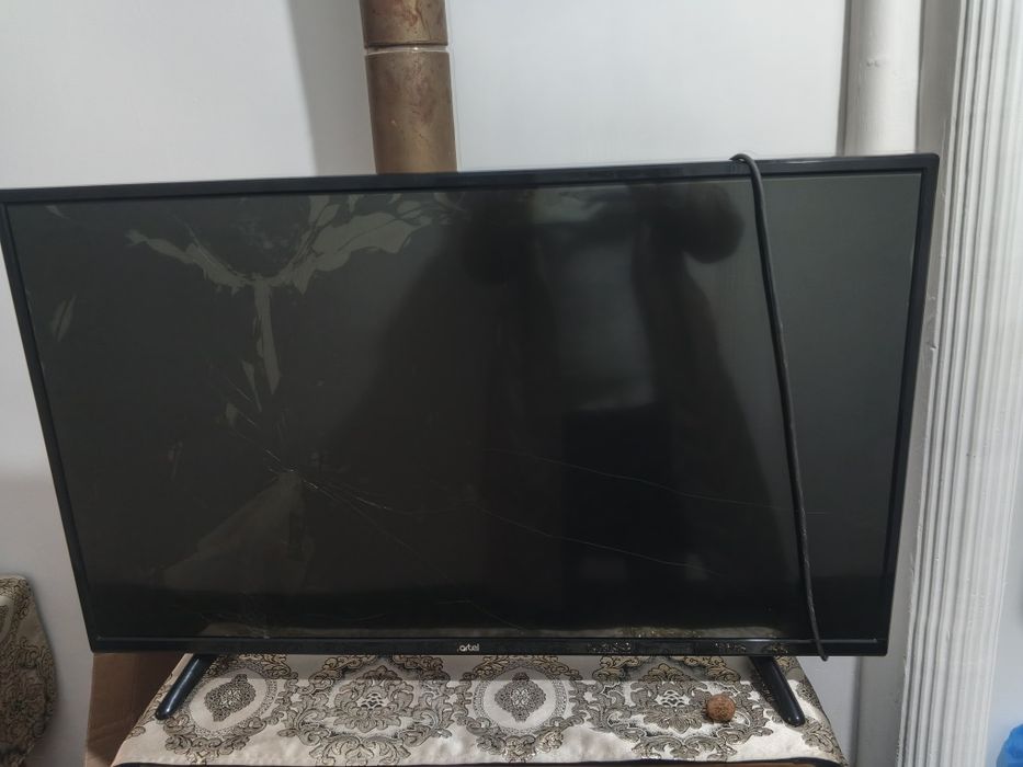 Телевизор сломанный