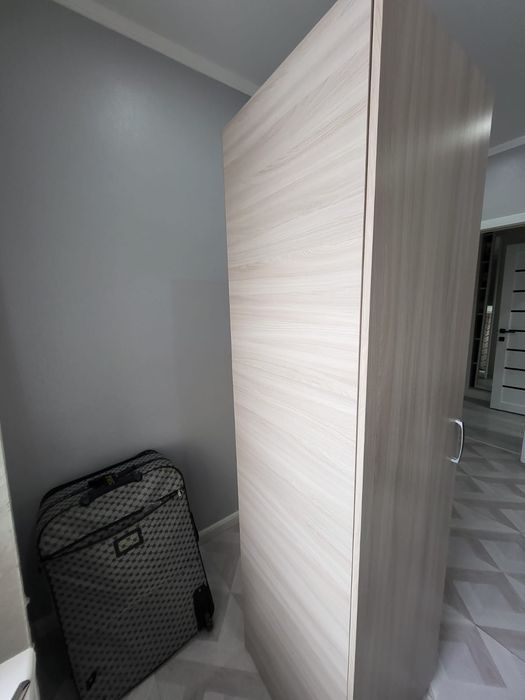 Шкаф (карандаш) для одежды