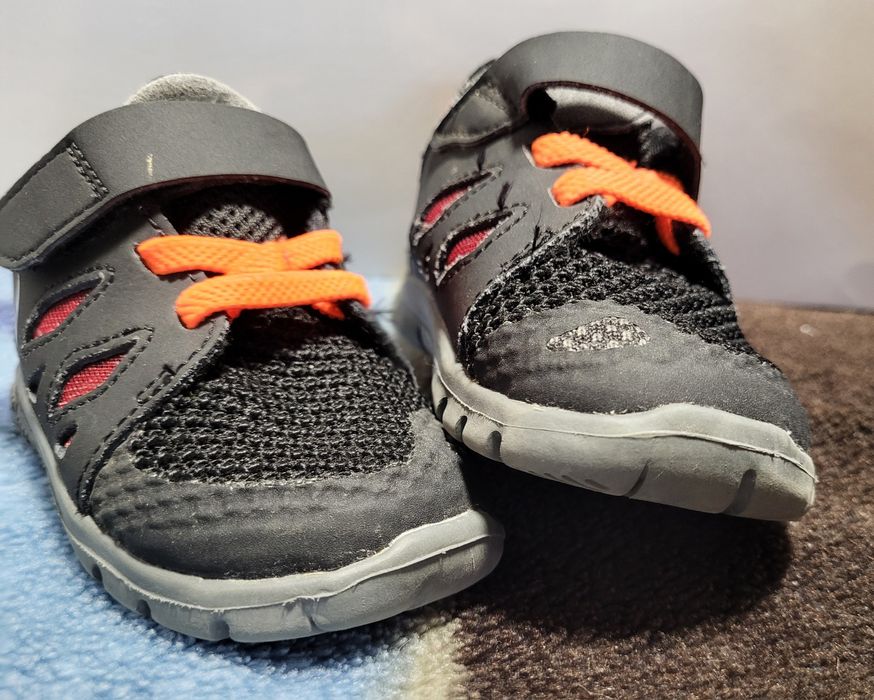 Adidasi Nike nr. 19,5