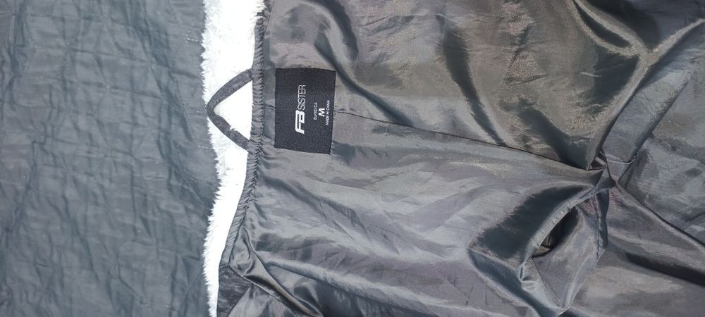 Geacă gri damă cu blăniță albă