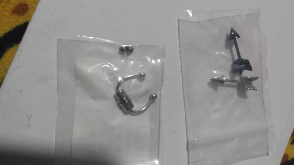 Обеци и аксесоари