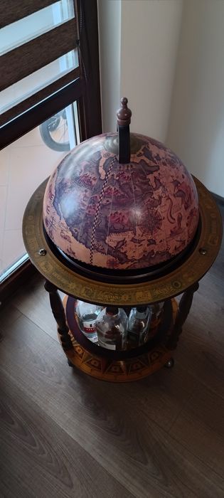 Глобус за бутилки - мини бар