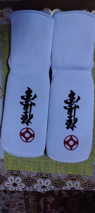 Щитки для ног от Venum