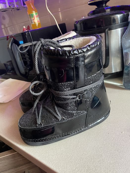 Cizme de zapada imblanite .