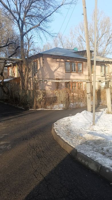 Продам квартиру 2 х ком .