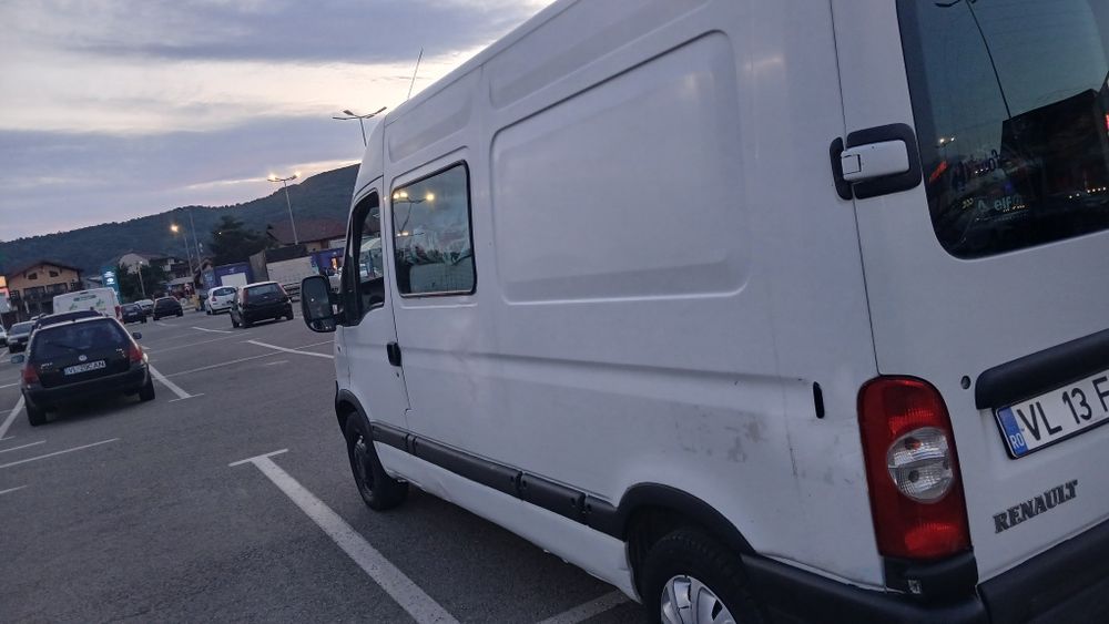 Vând Renault Master 2.5 dci 100