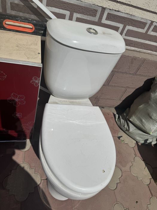 Унитаз б/у, в отличном состоянии