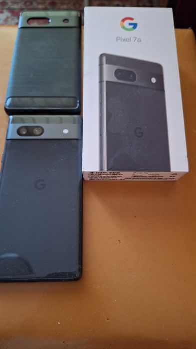 Smart phone Google Pixel 7a cu display crăpat