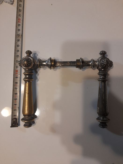 Антични дръжки за врата и табакера