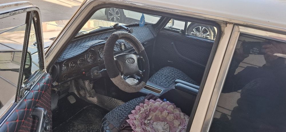 Vaz 2106 sotiladi