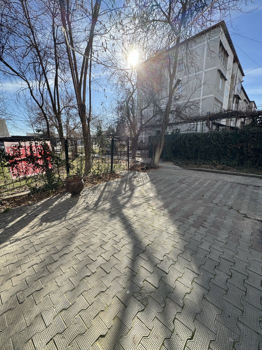 Продается 3-х ком. квартира на 1 этаже Американское посольство.