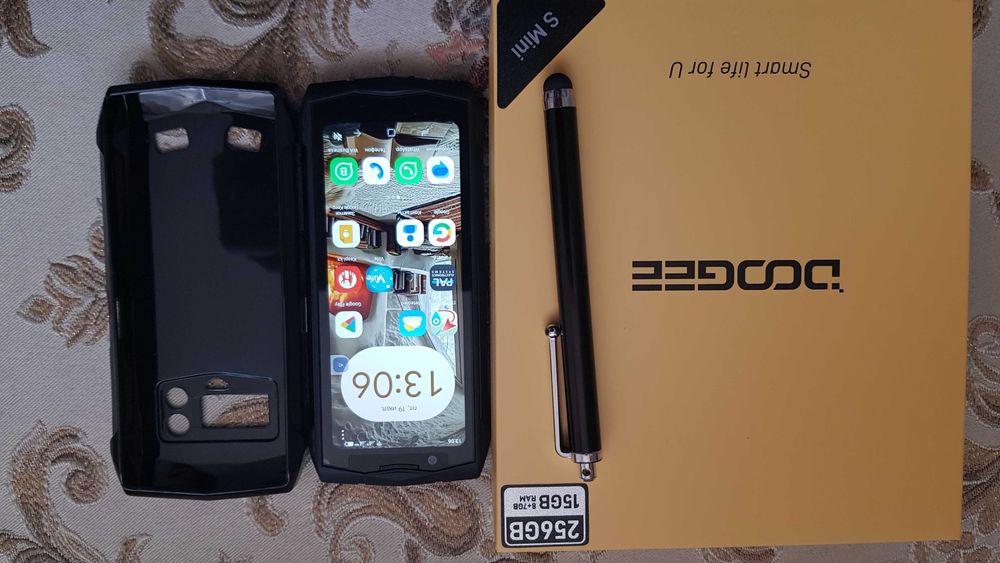 Продам смартфон DOOGEE Smini