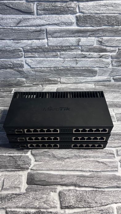 Router MIKROTIK RB4011IGS+RM;  Router Mikrotik RB 7601GS