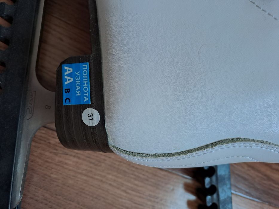 Продам коньки детские