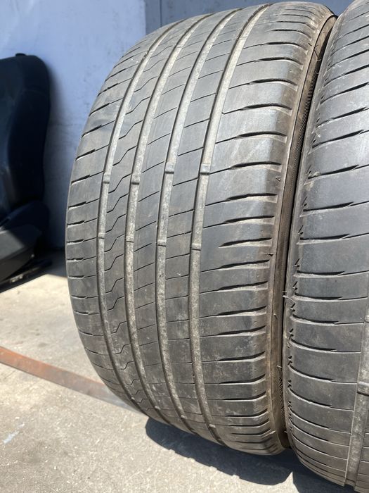 2 бр. летни гуми 255/40/19 Firestone DOT 5021 4 mm