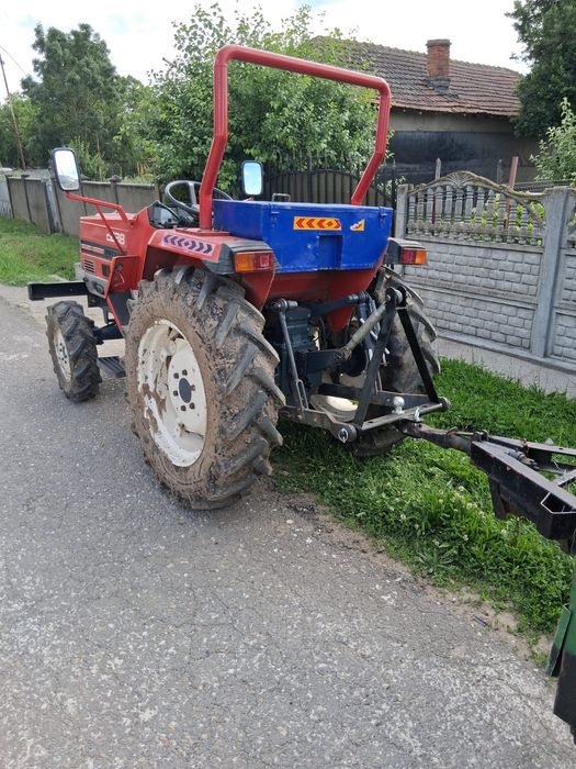 Tractor Shibaura D238 4x4 + remorcă | inversor | cauciucuri noi spate