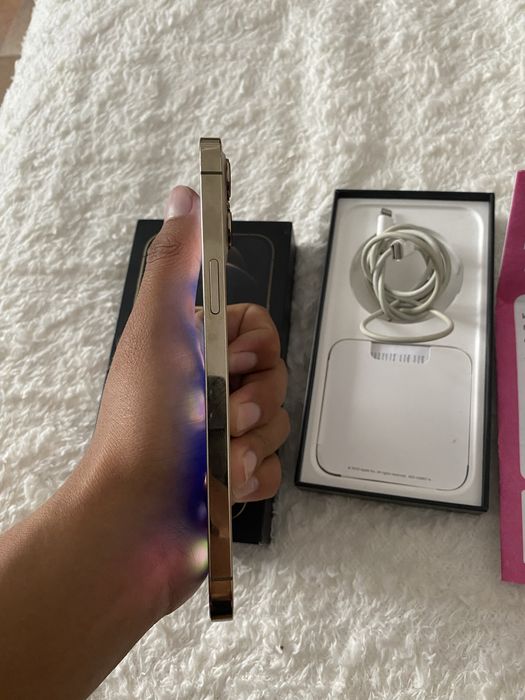 Продам Iphone 12pro max