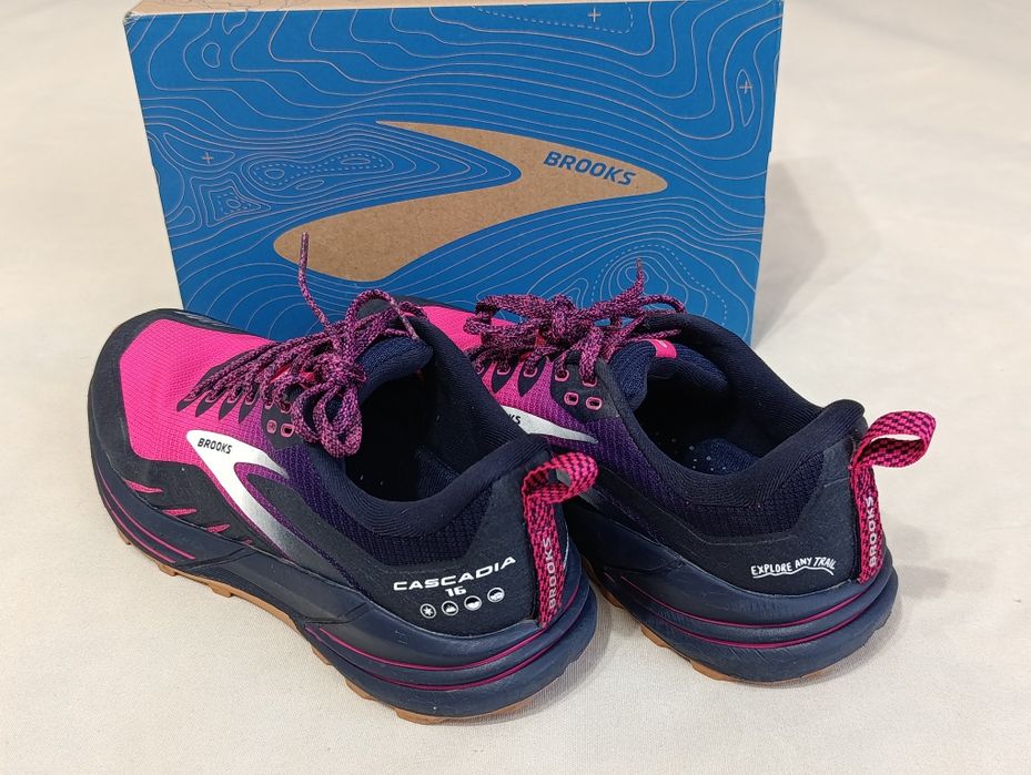 Brooks Дамски обувки за бягане Brooks Cascadia 16
