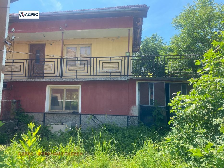 Къща в Враца, област-гр.Роман площ 320 цена 55000