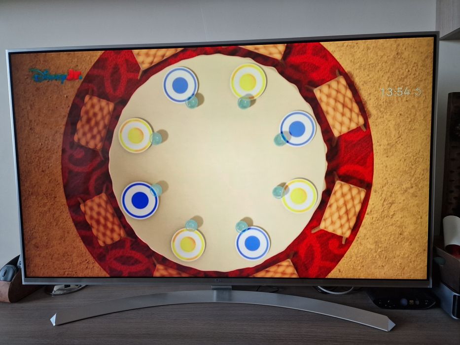 Телевизор  LG 4К  3D Ultra HD 49"  UH8507 made in Poland