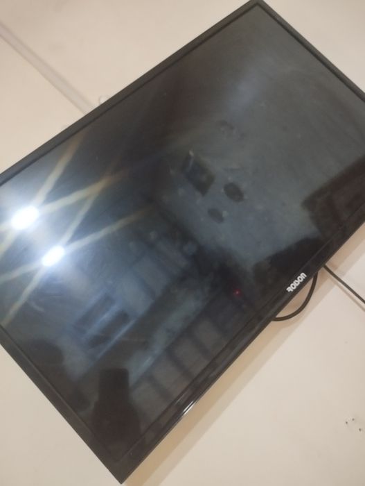 32 tali televizor
