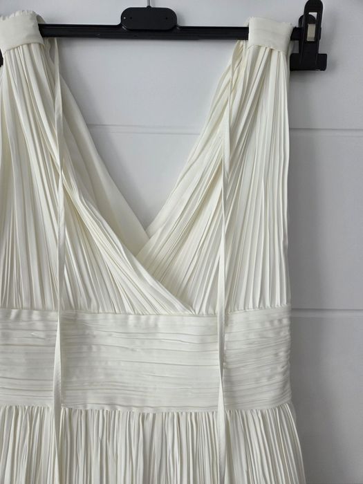 Елегантна бяла рокля, размер 38